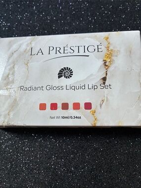 La Prestige Radiant Gloss Liquid Lip Set - Pink & Coral Shades